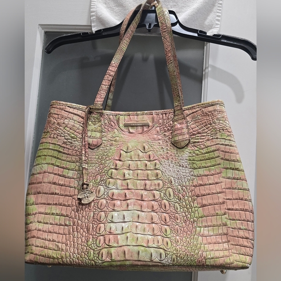 Brahmin Leather Croc Embossed TOTE. Medium - Julian-Atlas Melbourne (Brand card) - Picture 1 of 8